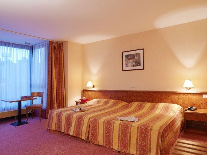Hotel Brüksel Dış mekan fotoğraf