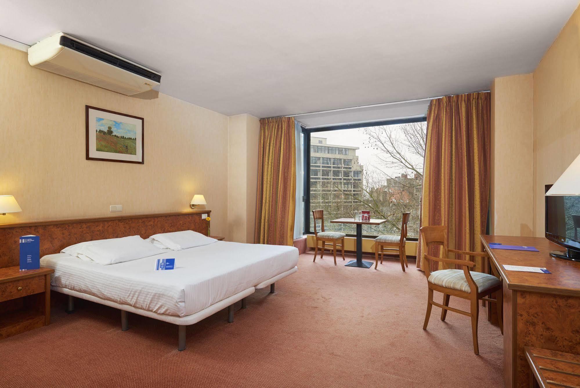Hotel Brüksel Dış mekan fotoğraf